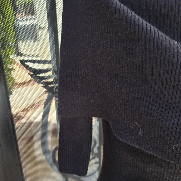 Vince Black Off Shoulder Half Sleeve Top - Picture 2 of 8